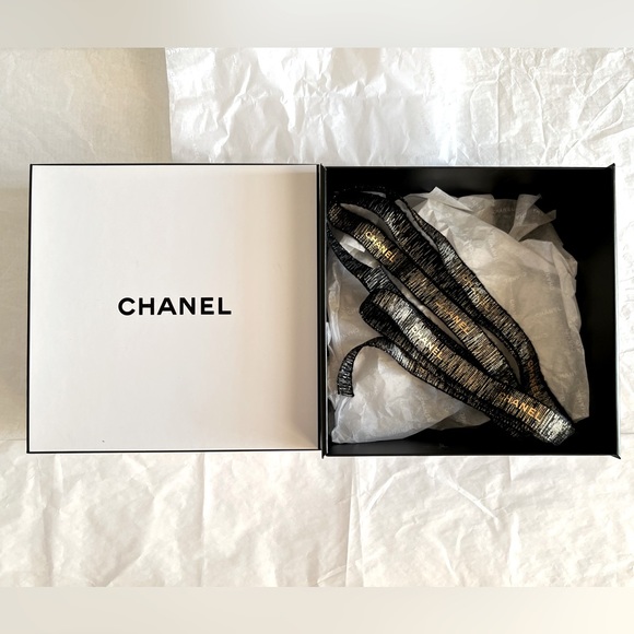 Chanel Gift Box with Ribbon - Picture 2 of 2